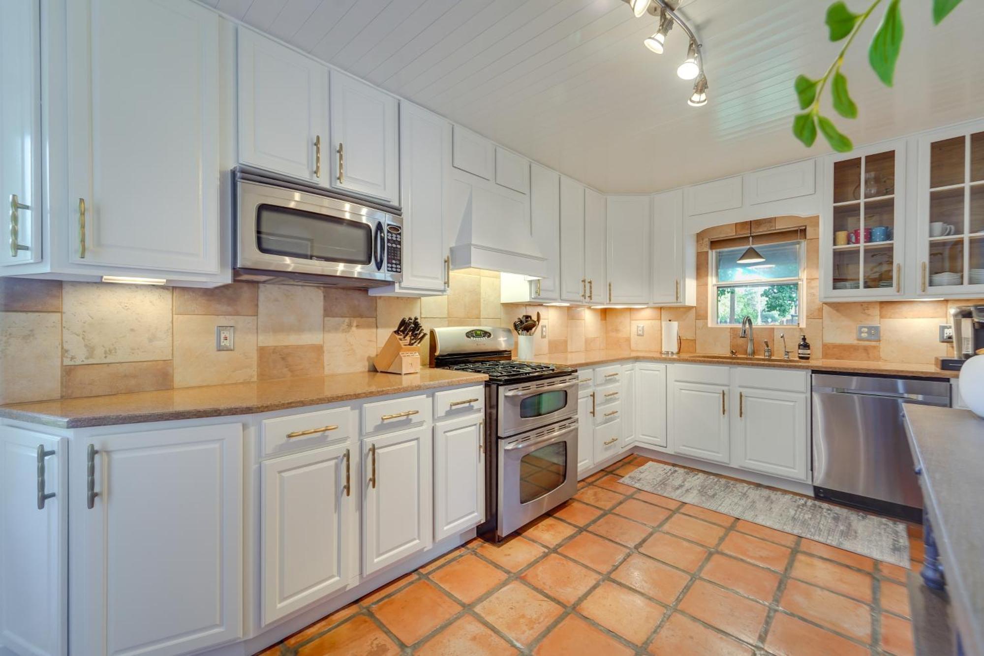 Lovely Lubbock Home With Furnished Deck And Grill Bagian luar foto